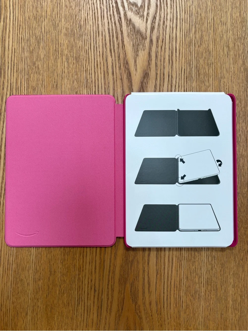 NIB Amazon Kindle Papaerwhite & Kindle Colorsoft Fabric Cover in Raspberry